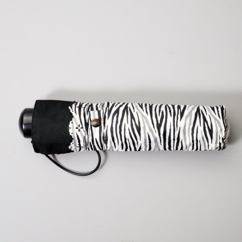 [折りたたみ傘] アズアズ 晴雨兼用遮光丸ミニ傘 ヒートカット切継加工 ゼブラ柄