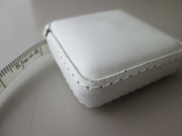 ノベルティ:レザーメジャー ナチュラルホワイト