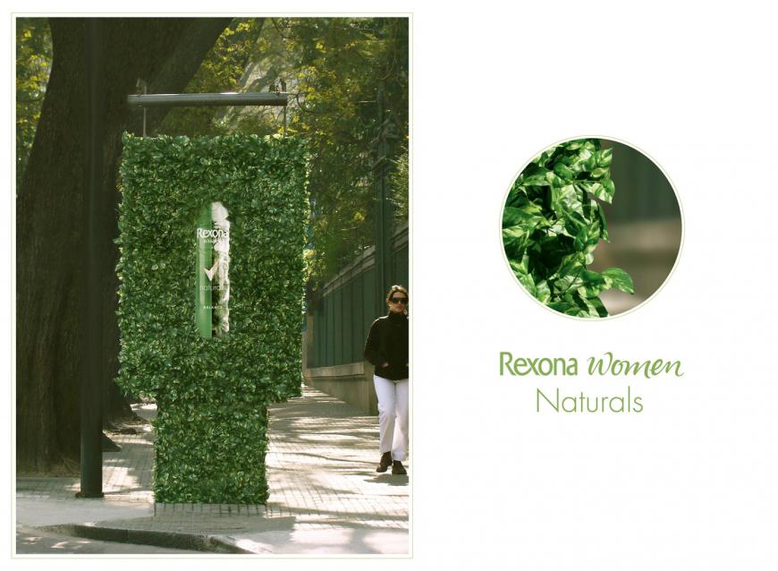 レクソーナ女性向け制汗スプレーの屋外広告。自然に包まれたような心地よさを演出しているようです。<ウルグアイ>