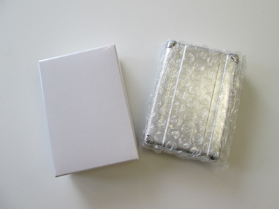 ノベルティ:アタッシュケースUSBハブ