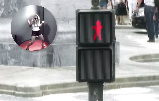 The Dancing Traffic Light(=踊る信号機)