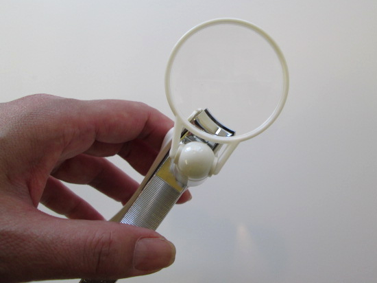 ノベルティ:ルック拡大レンズ付きつめ切り