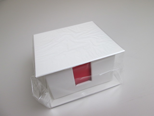 ノベルティ:ボックスメモ 白