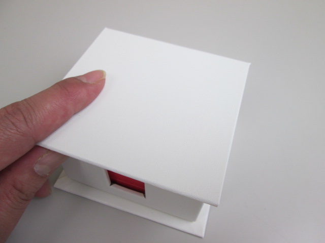 ノベルティ:ボックスメモ 白