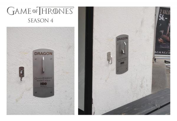 人気テレビドラマ(Game of Thrones)の屋外広告。馬を繋ぐフックの隣にある巨大フックは、作中に登場するドラゴン専用のようですね。<デンマーク>