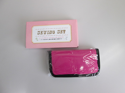 ノベルティ：ソーイングセット（ファスナーポーチタイプ）