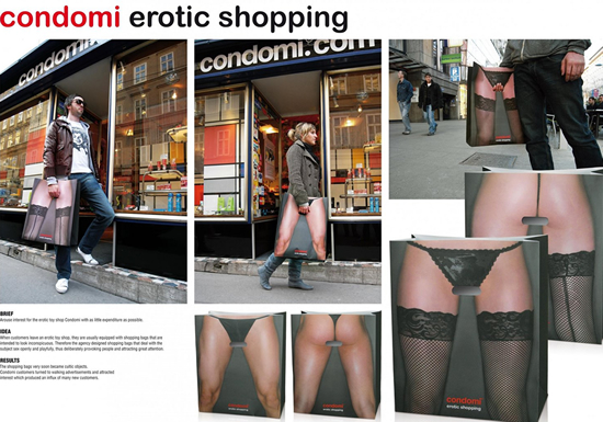 アダルトショップ(Condomi)のショッピングバッグ広告。ちょっとエッチなバッグを活用したブランディングです。<オーストリア>