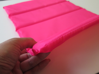 ノベルティ:ソロア クッションシート(巾着付)