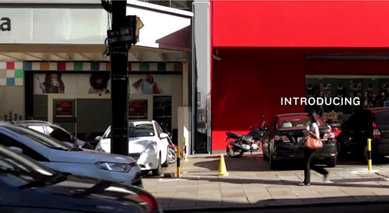 世界最大のスポーツ用品店がビックリレベルの極小店舗を開店<br />