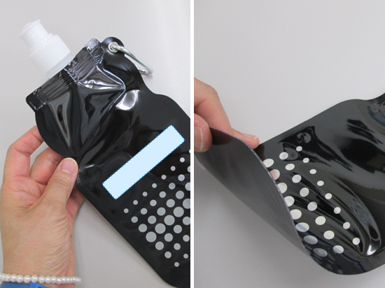 ノベルティ:カラビナ付折りたたみボトル500ml アソート