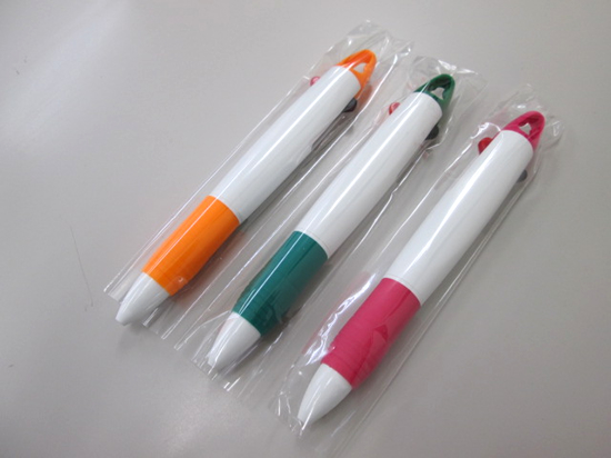 ノベルティ:ハング2色ボールペン アソート