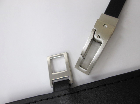 ノベルティ：レザーIDカードホルダー(ネックストラップ付) 