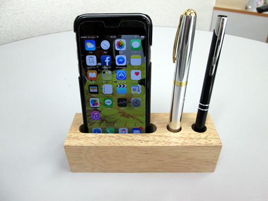 ノベルティ:ラバーウッドマルチデスクスタンド