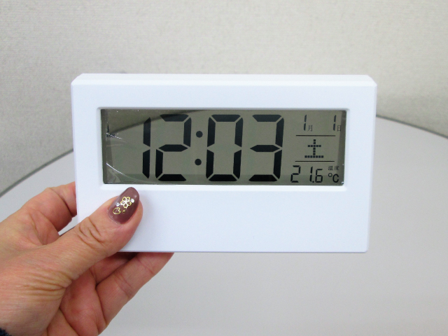 ノベルティ:シンプルスタイル電波時計 白
